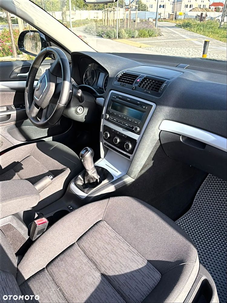 Skoda Octavia 1.4 TSI Ambiente - 10