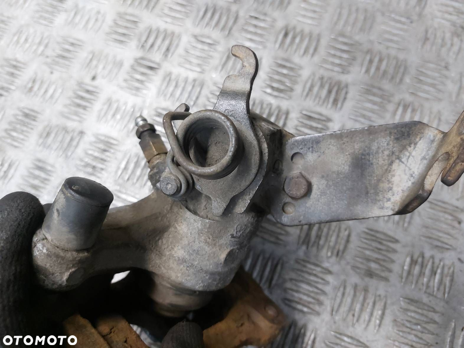 TARCZE HAMULCOWE TYŁ + ZACISK PRAWY NISSAN PRIMERA P12 - 11