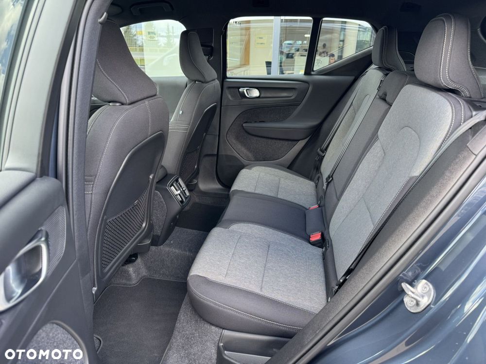 Volvo XC 40 B3 Plus Dark - 12