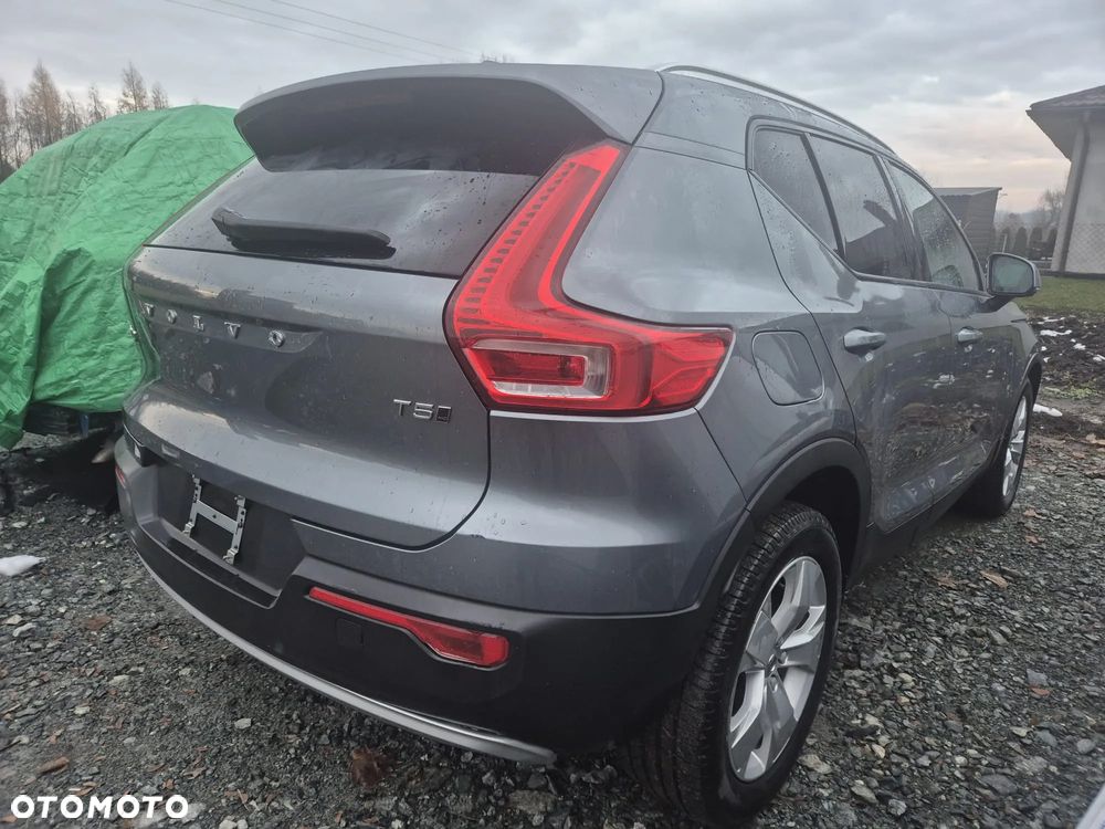 Volvo XC 40 T5 AWD Geartronic Momentum - 9