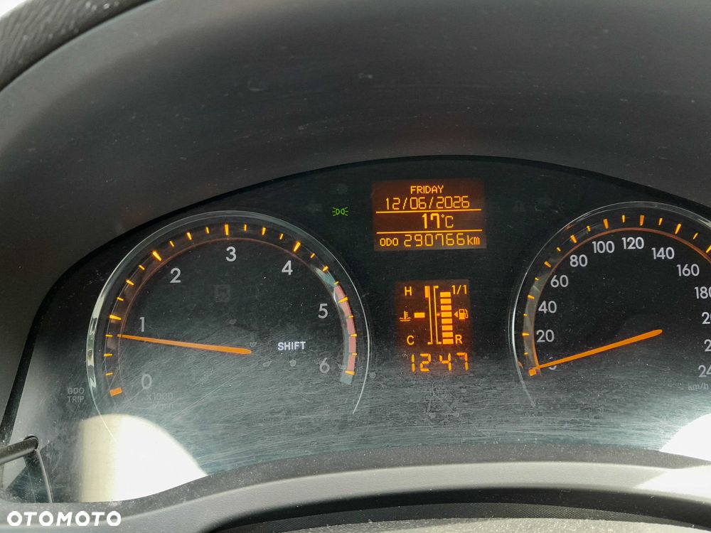 Toyota Avensis - 7