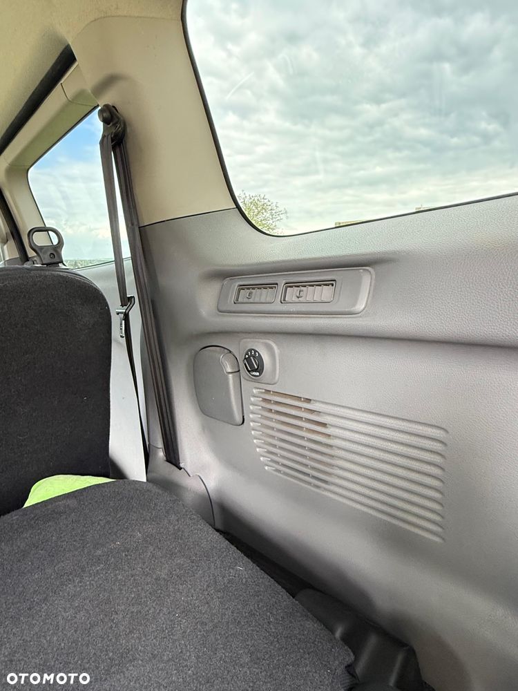 Nissan NV200 Combi 7os - 9