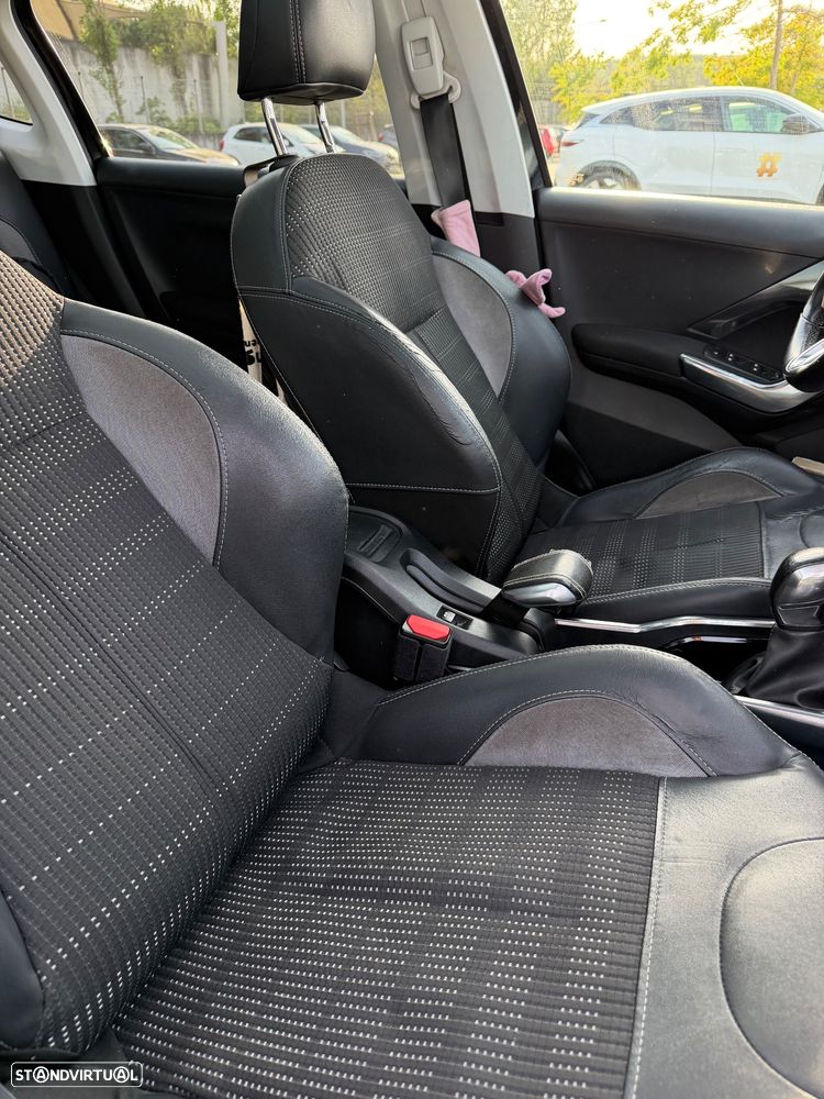 Peugeot 2008 1.6 e-HDi Allure - 8