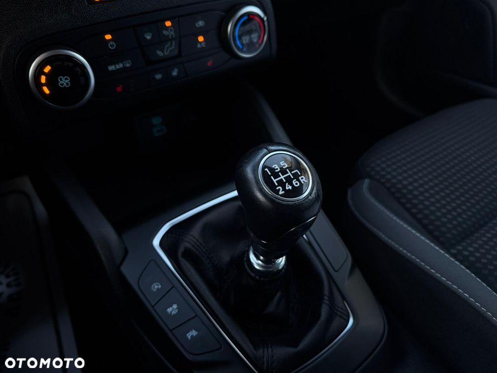 Ford Focus 1.0 EcoBoost STart-Stopp-System TITANIUM - 34