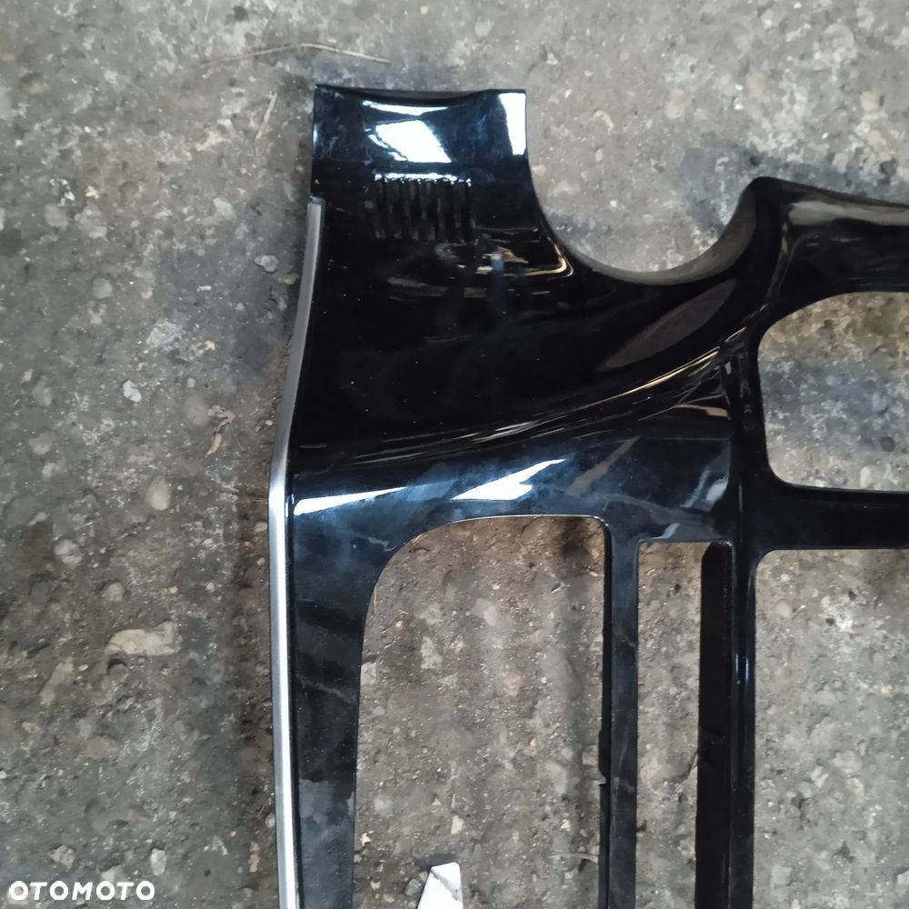 Ramka radia Outlander III 8002B - 2