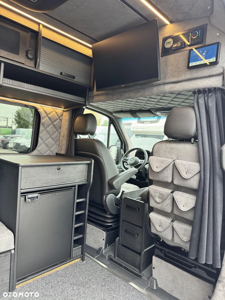 Mercedes-Benz Sprinter - 13