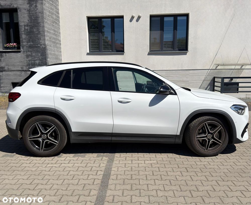 Mercedes-Benz GLA 200 AMG Line - 3