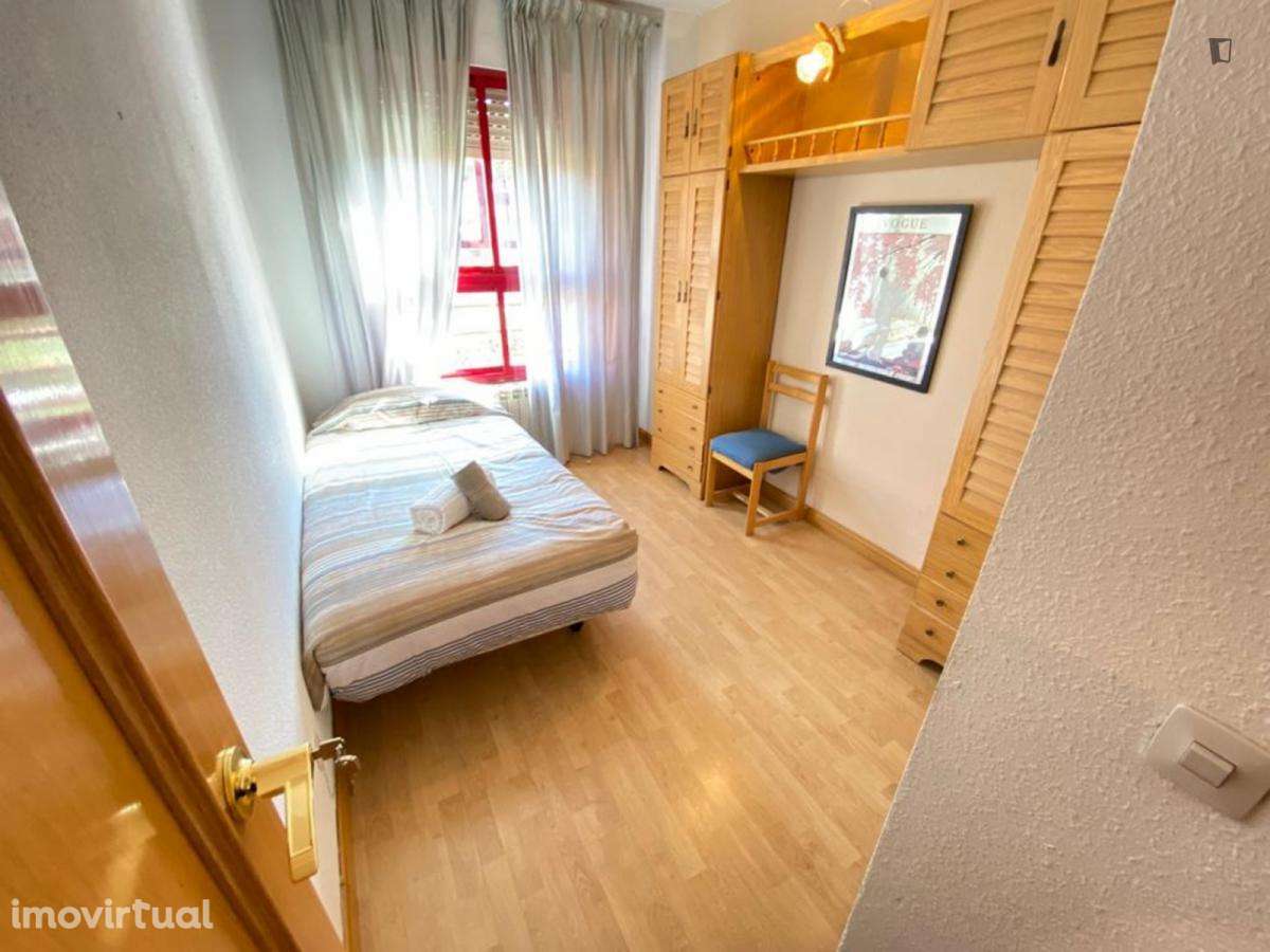 Quarto - localizado em Amadora Lisbon - Grande imagem: 5/25