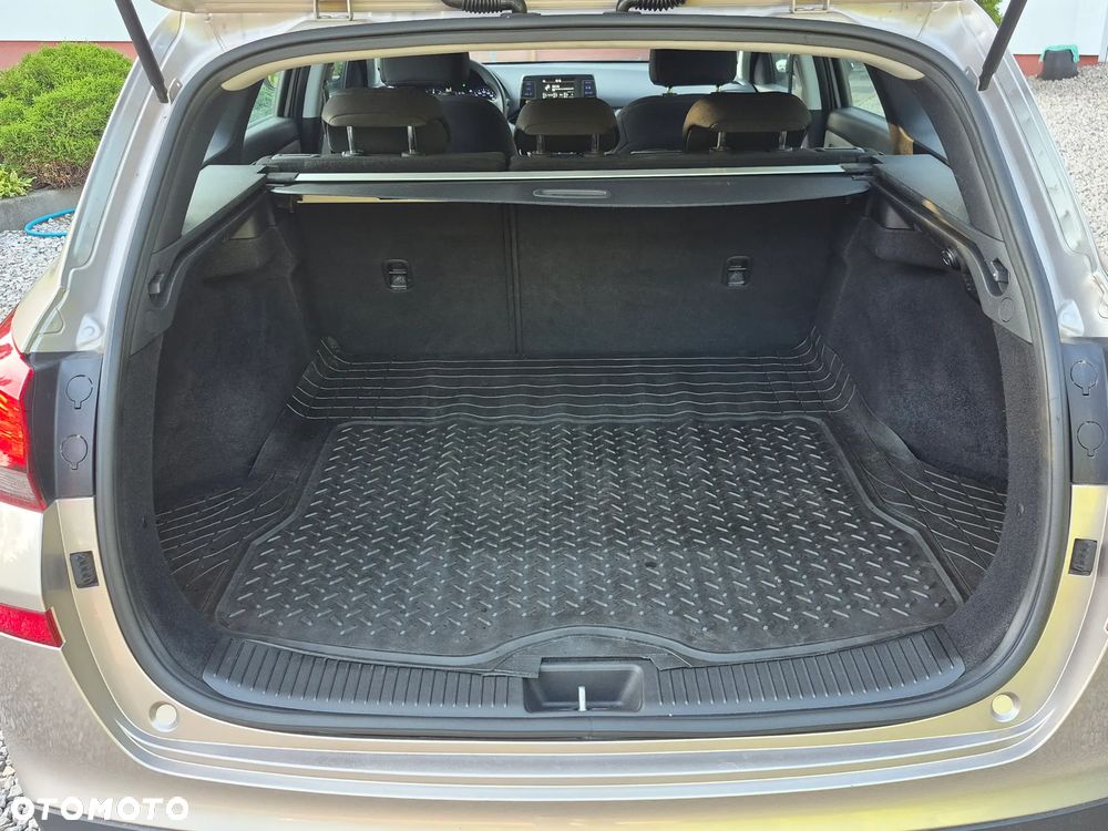 Hyundai i30 1.4 Family - 8
