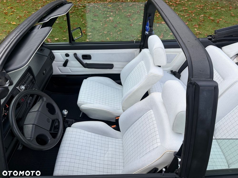 Volkswagen Golf Cabriolet 1.8 - 6