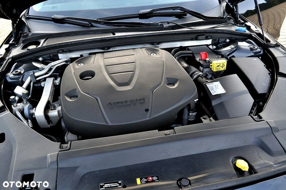 Volvo V90 D3 Momentum Pro - 19