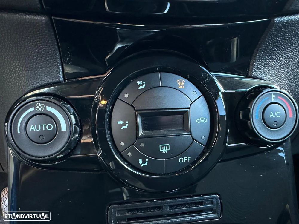 Ford Fiesta 1.5 TDCi Titanium - 13