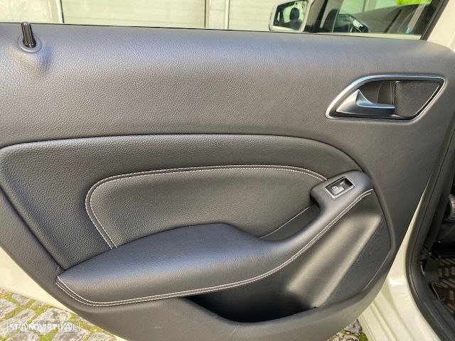 Mercedes-Benz B 180 d AMG Line - 13