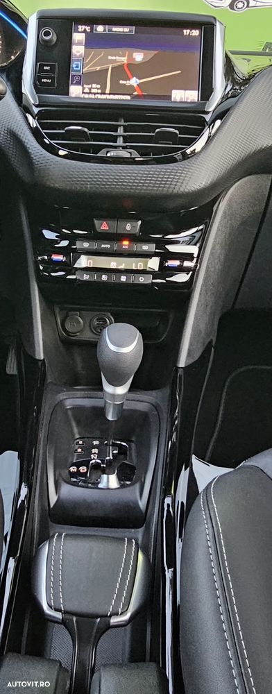 Peugeot 2008 1.2 PureTech Turbo EAT6 S&S Allure - 19