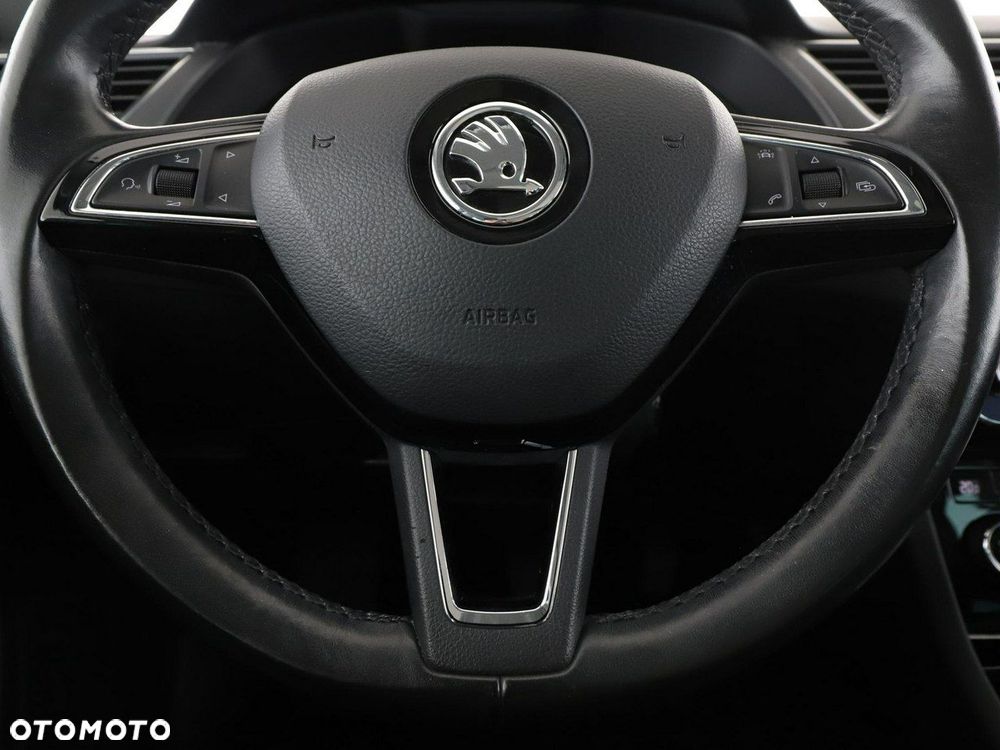 Skoda Superb 2.0 TDI DSG Style - 22