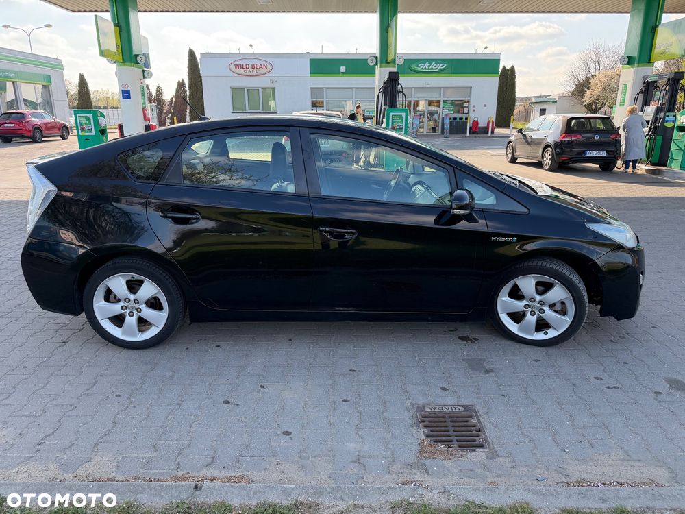 Toyota Prius 1.8 HSD Premium - 4