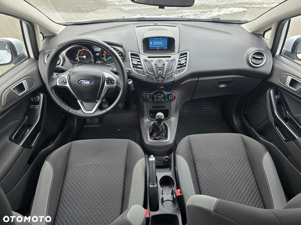 Ford Fiesta - 24