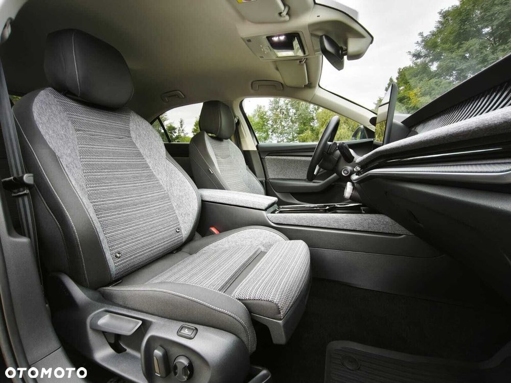 Skoda Superb 2.0 TDI SCR Selection DSG - 18