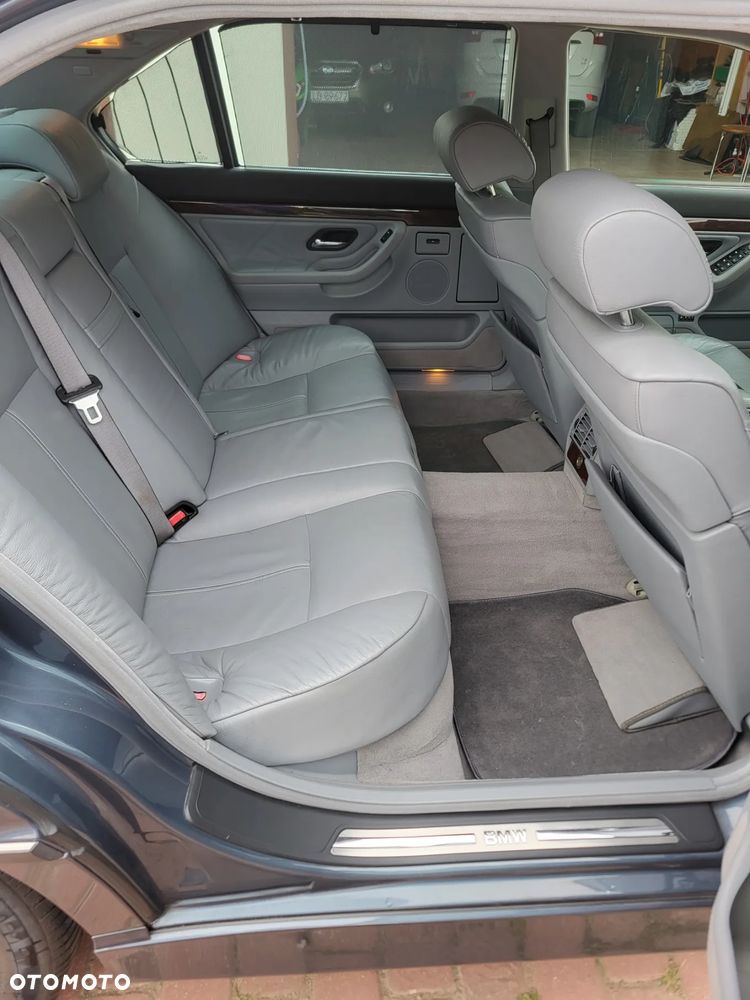 BMW Seria 7 740iL - 18