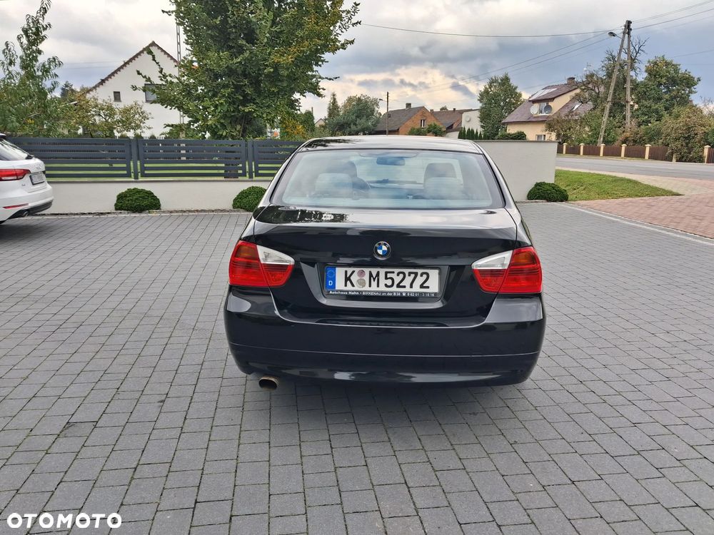 BMW Seria 3 320i - 23