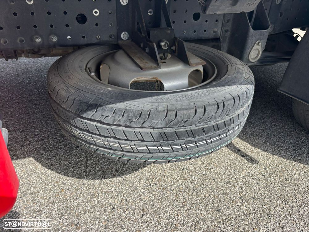 Mitsubishi Canter FUSO 3C15 CONTENTOR COM PLATAFORMA 1.000Kg - 43