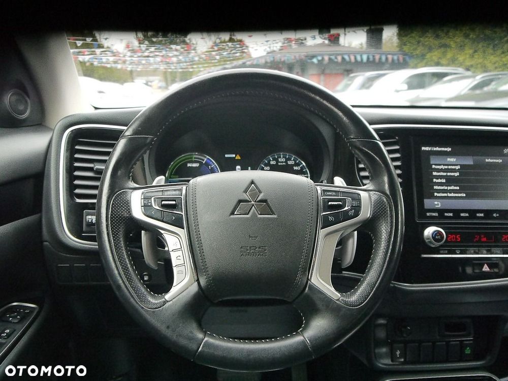 Mitsubishi Outlander - 16
