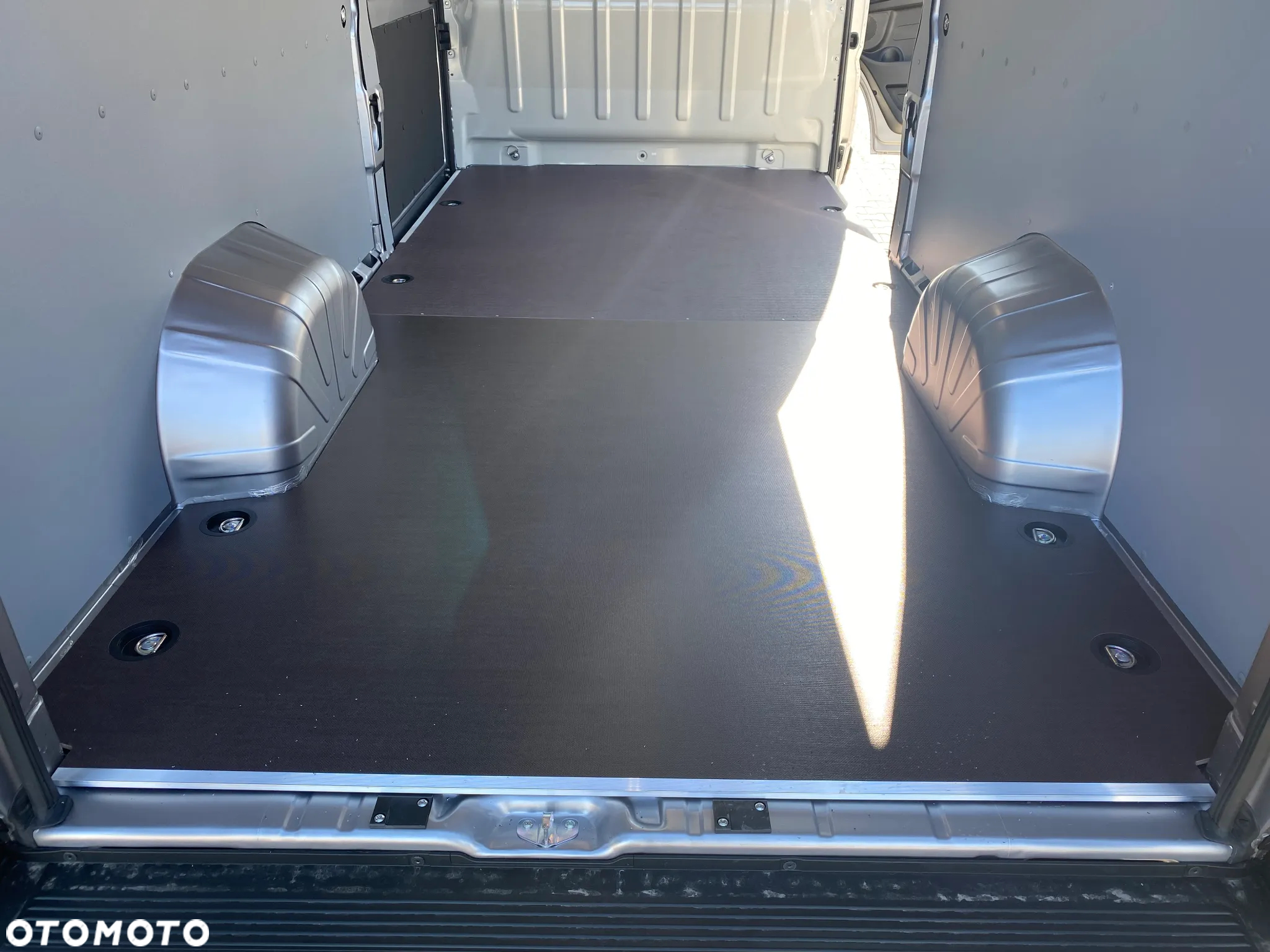 Toyota PRACE MAX L4H2 - 9