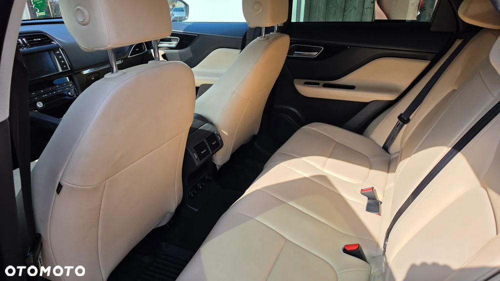 Jaguar F-Pace 35t AWD Prestige - 10