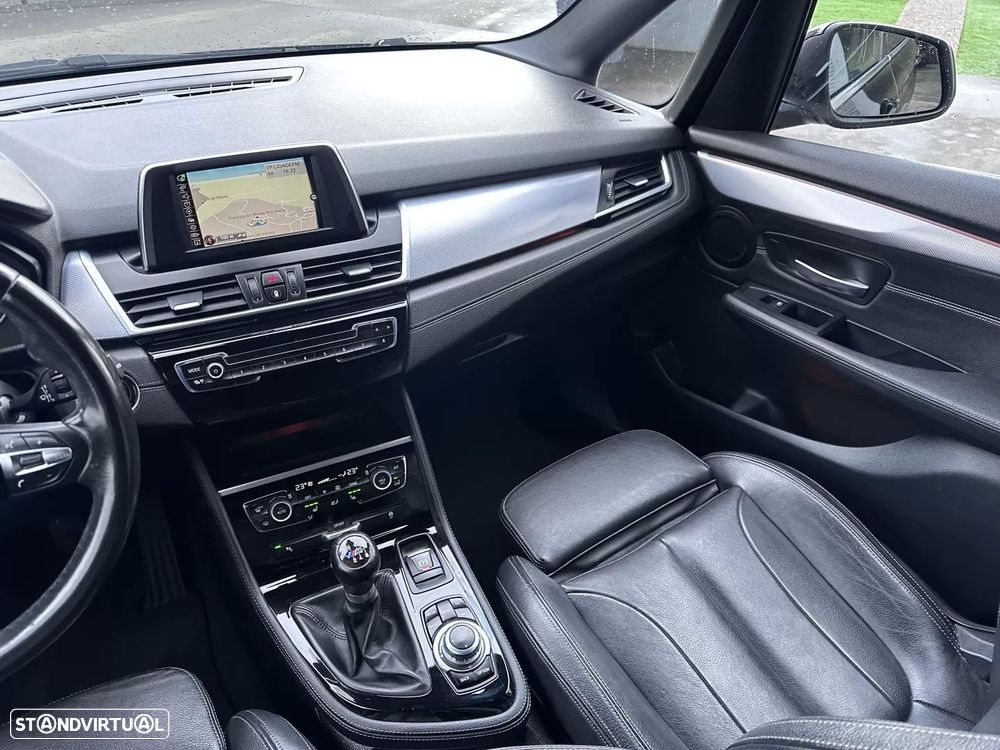 BMW 216 Active Tourer d Pack M - 33