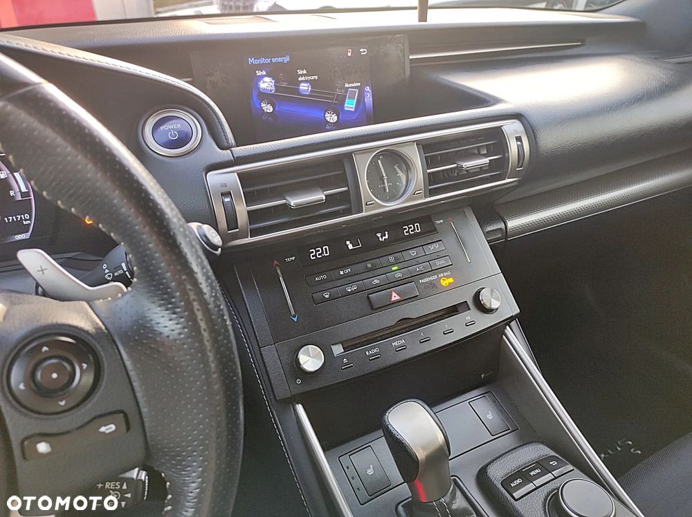 Lexus IS 300h F Sport - 14