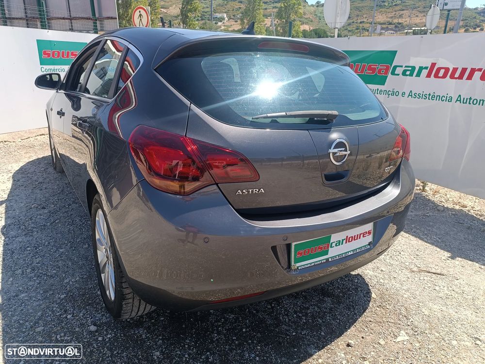 Opel Astra 1.7 CDTi Cosmo - 9