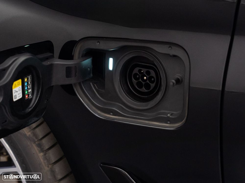 BMW 520 e Pack M - 12