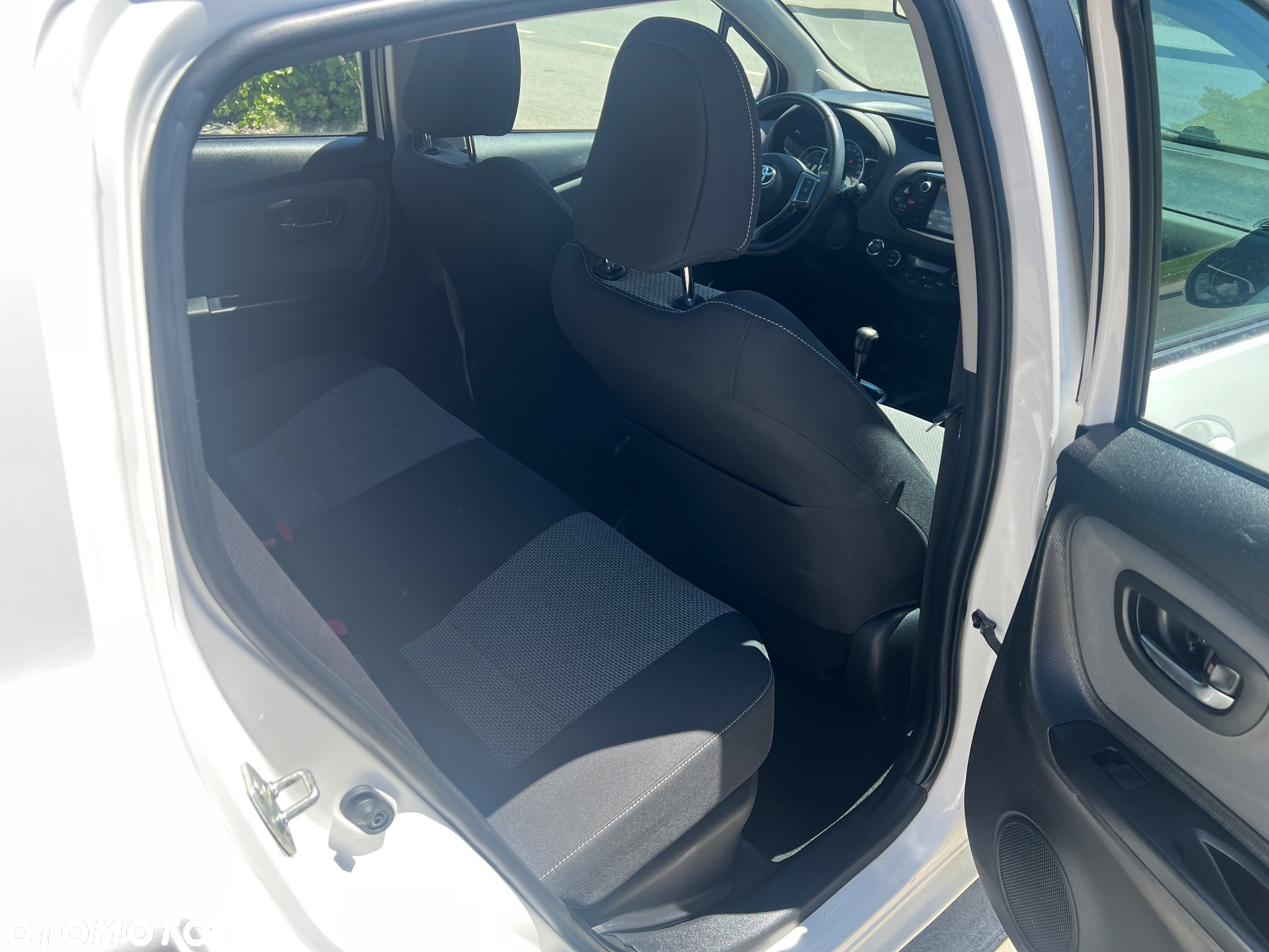 Toyota Yaris Hybrid 100 Selection Passion - 24