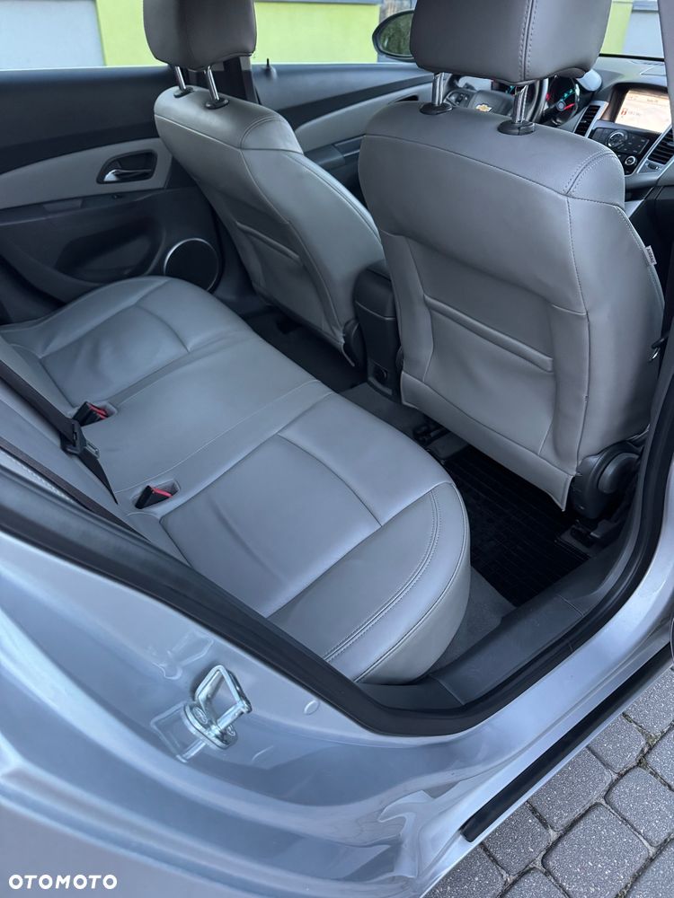 Chevrolet Cruze 1.8 LT+ - 10