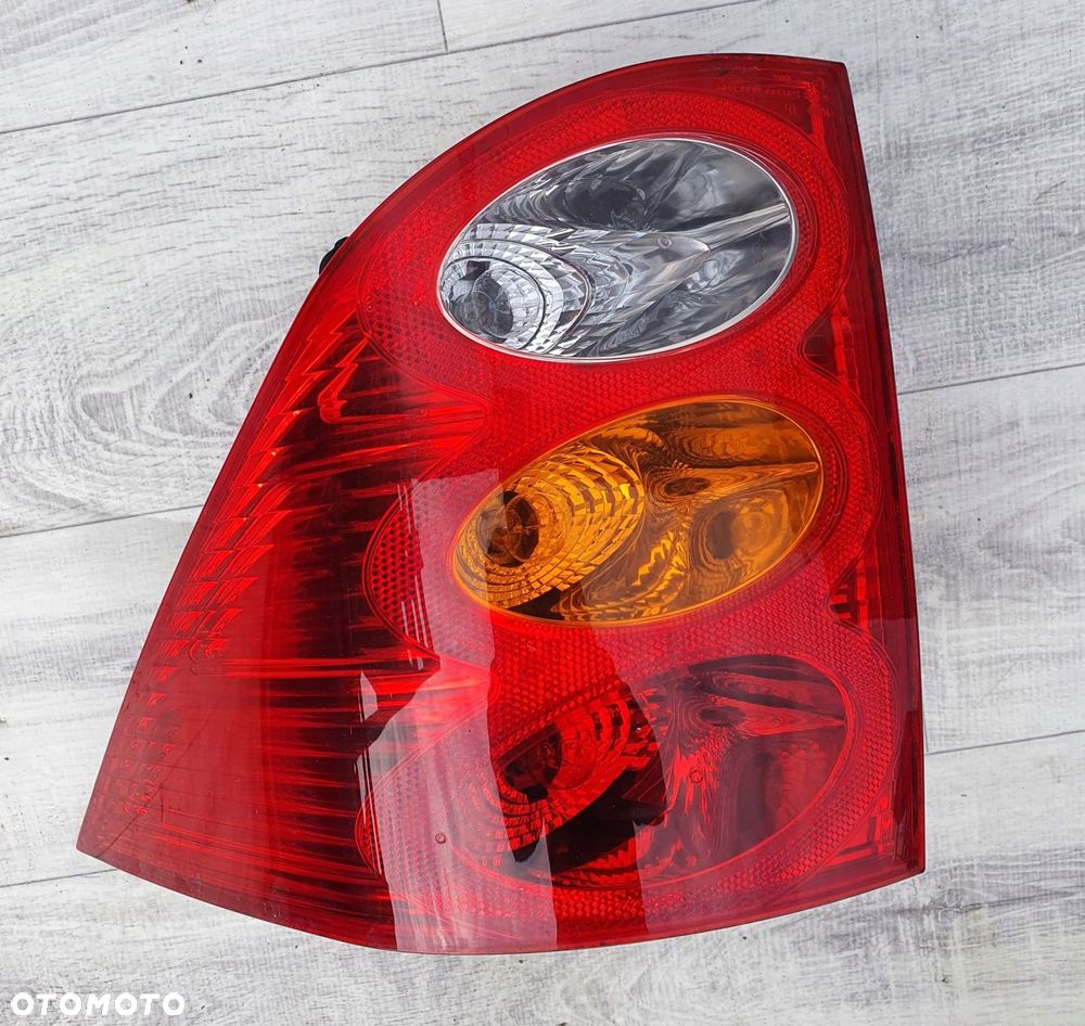 lampa lewa lub prawa tylna peugeot 1007 - 1