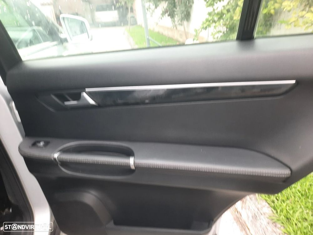Mercedes-Benz R 300 CDI 4-Matic - 37