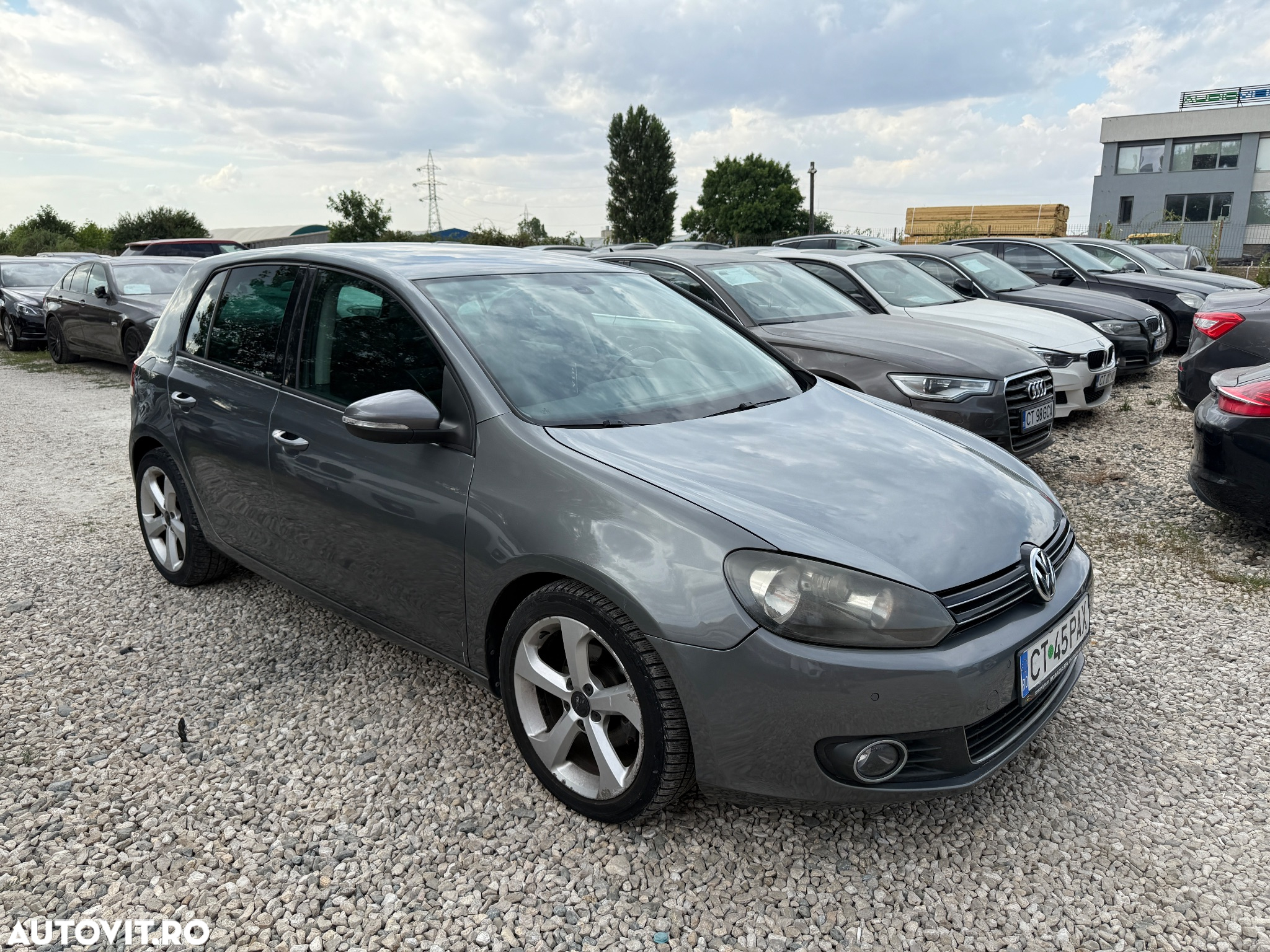 Volkswagen Golf 2.0 TDI DPF Highline - 12