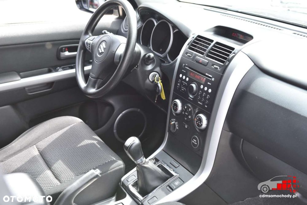 Suzuki Grand Vitara - 24