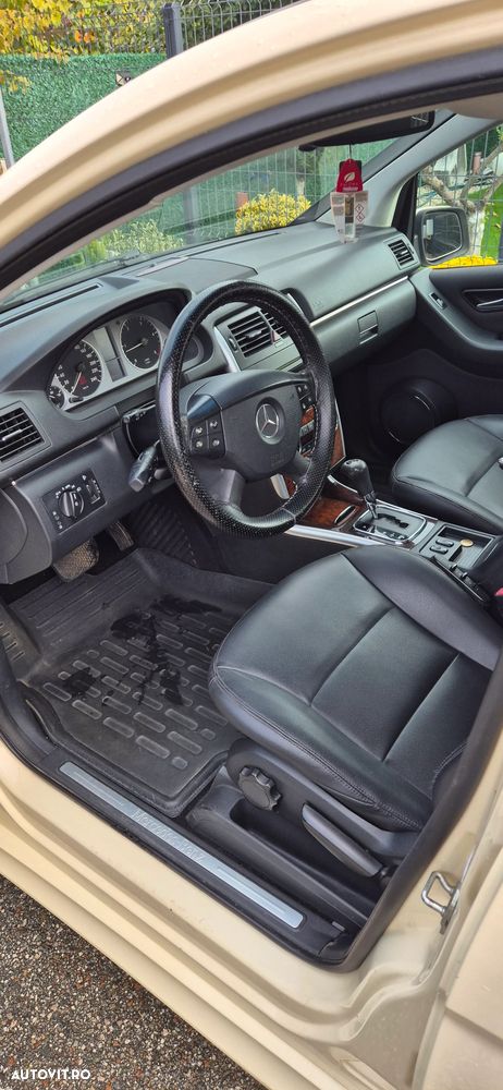 Mercedes-Benz B 180 - 11
