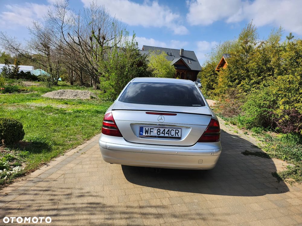 Mercedes-Benz Klasa E - 8