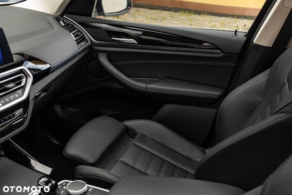 BMW X3 sDrive18d sport - 21