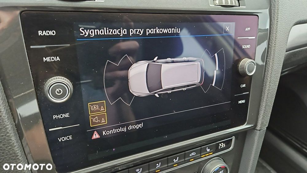 Volkswagen Golf - 21