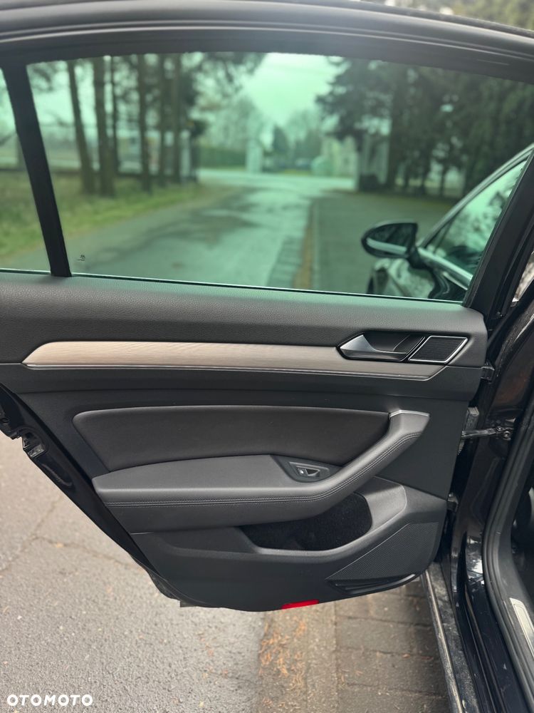Volkswagen Passat - 22