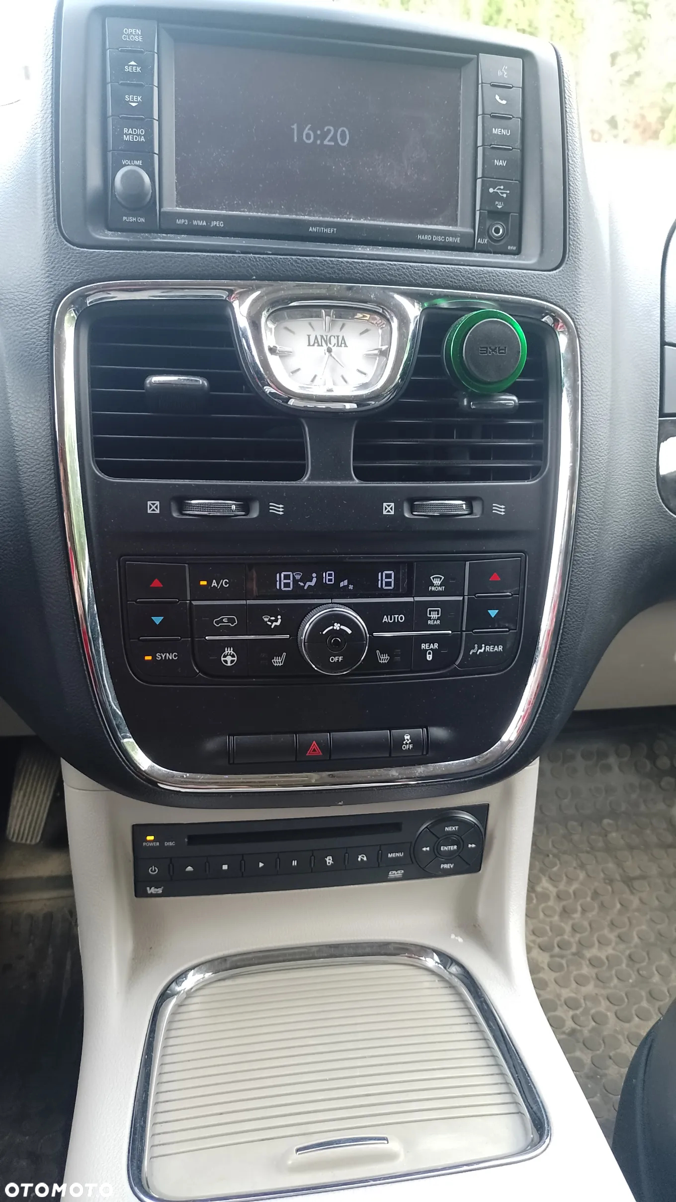 Lancia Voyager 3.6 Platinum - 20