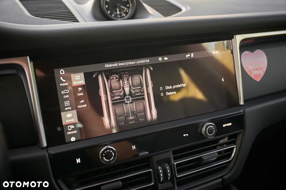 Porsche Macan - 32