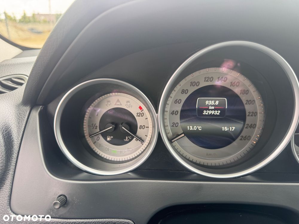 Mercedes-Benz Klasa C 200 CDI DPF (BlueEFFICIENCY) Elegance - 21