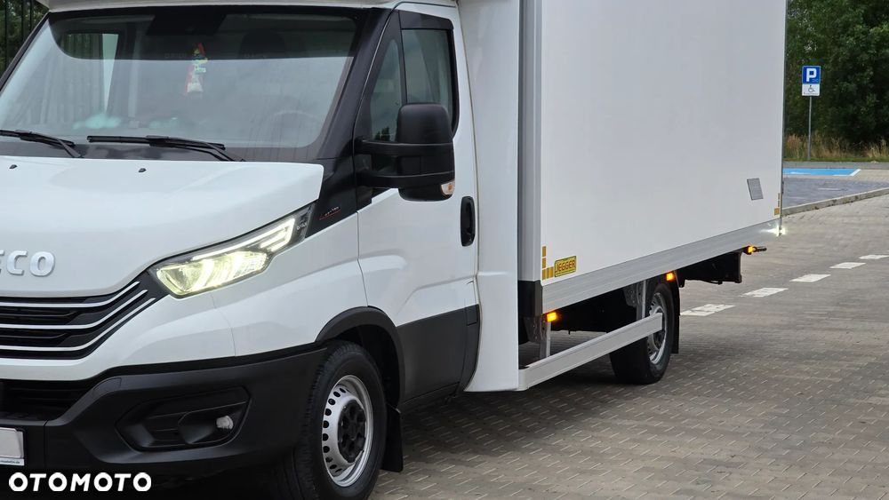 Iveco ❗️❗️DAILY 3.0 180KM 35S18 ❗️❗️ZABUDOWA JEGGER 10 PALET / KONTENER 5M / PODUSZKI PNEUMATYCZNE / SKRZYNIA MANUALNA / NAWIGACJA / TEMPOMAT ADAPTACYJNY / KABINA SYPIALNIANA / LEKKI KONTENER / WERSJA WZMOCNIONA / SALON POLSKA / FULL LED / RAMA / MAKSYMALNA OPCJA WYPOSAŻENIA❗❗ STAN - JAK NOWY ❗️ - 26