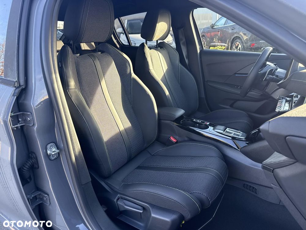 Peugeot 208 1.2 mHEV GT - 20