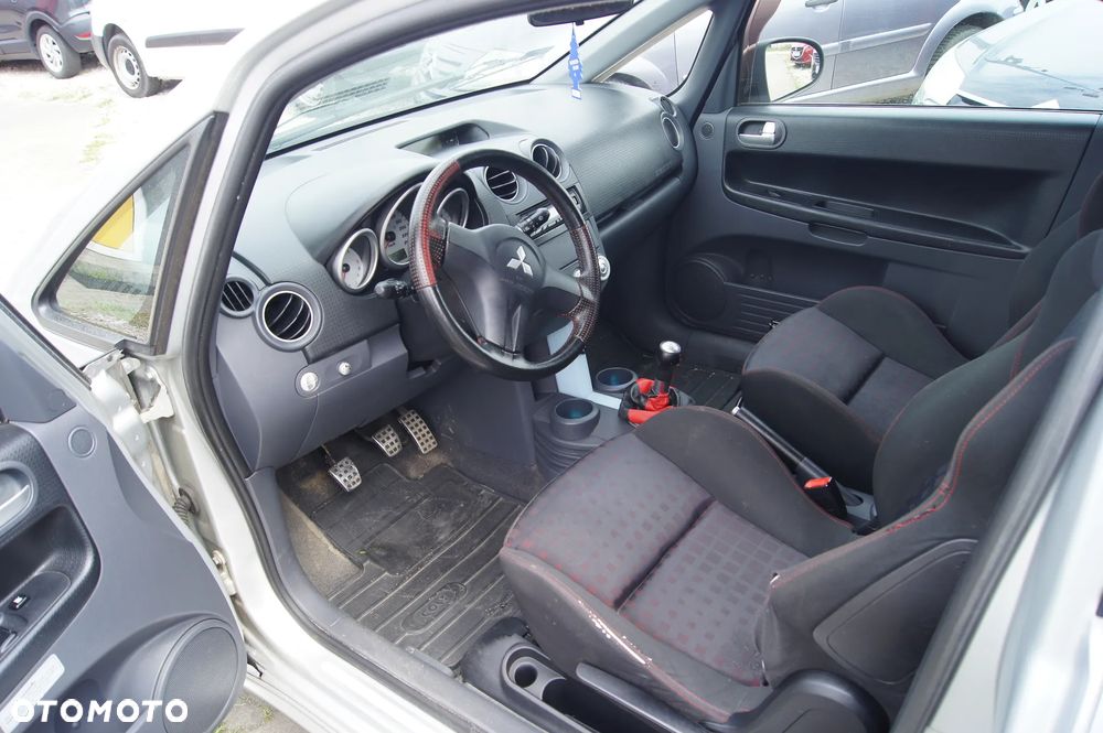 Mitsubishi Colt - 9
