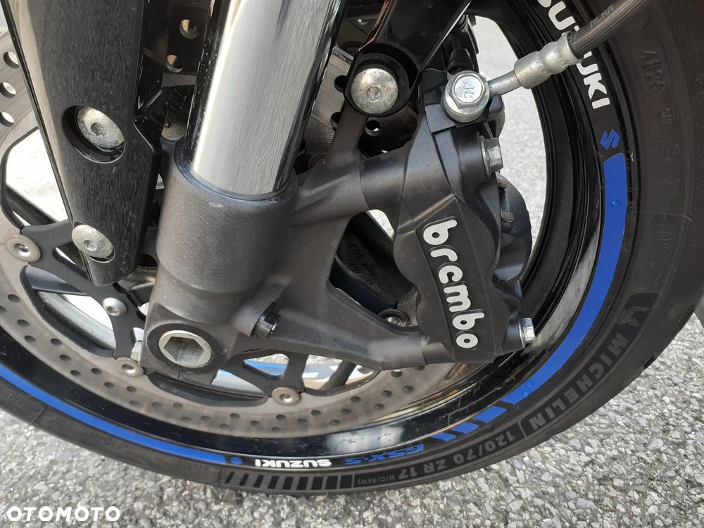 Suzuki GSX 1000 - 17